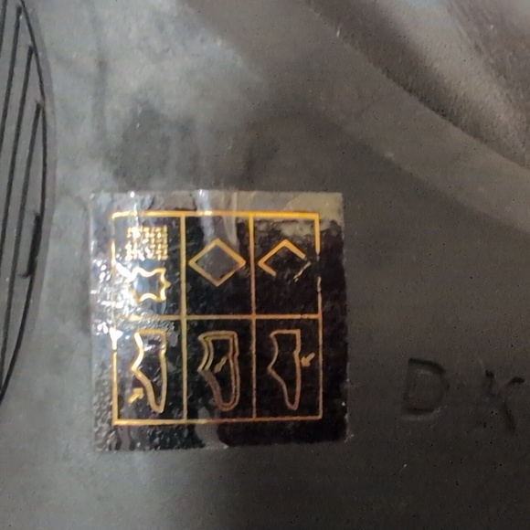 DKNY, like new! genuine leather heels, black, logo, size 10 - Picture 9 of 12